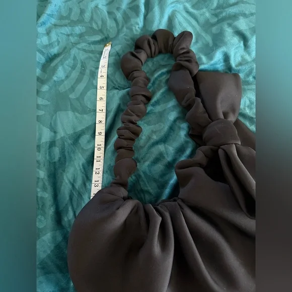 Stylish Black Crossbody Bag with Bow Detail - Picture 12 of 13